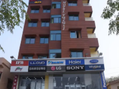 Hotel Tulusi Inn バーバムのホテル