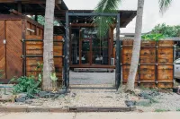 Adirek Pool Villa Wat Khok Mamuang 주변 호텔