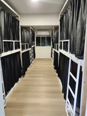 ยูนิโฮสเทล