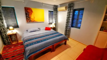 Kampu Nature Pool Villa Rayong Отели рядом с достопримечательностью «Mae Ram Phueng Beach»