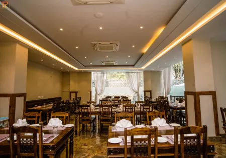 Hotel Khamsum Phuentsholing Отели в г. Пхунчолинг