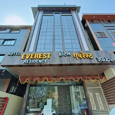 Hotel Everest Residency