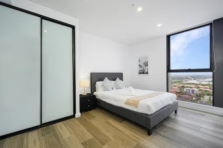 Liverpool Brand new 2 Br Apt City View + Parking