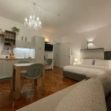 The Crystal Suite - Gorizia Central Apartment
