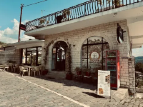 Te Gjyshi (at Grandfather) Hotels in Berat