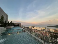 Brand new 1bedroom homestay unit with infinity pool