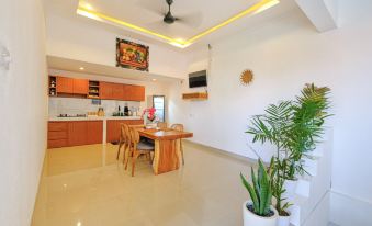Crystal Flow Guest House & Apartment Canggu