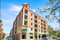 MetaWise Cozy 1BR City Pad W Parking Near RPA & Sydney Uni