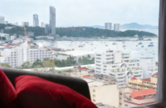 หาดพัทยา · THE Edge  BASEอพาร์ทเมนต์หรูพร้อมสระว่ายน้ำวิวทะเล · ทางเข้าชายหาดโดยตรง