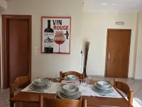 Garden apartment 20m from the sea