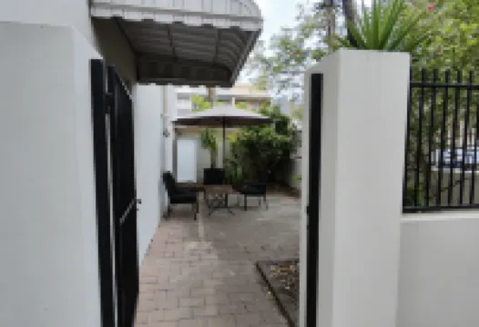 Sunny  harbour Bridge  in  Kirribil