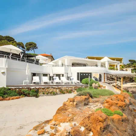 Waterfront villa in Cap d'Antibes