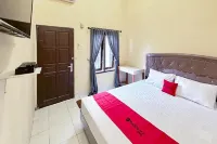 RedDoorz at Golden Cempaka Medan