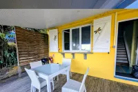 Habitation Pineau - Sea View Duplex with Private Hot Tub, Deshaies - 4星級