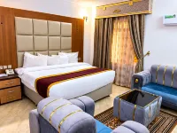 Immaculate Diamond Hotel and Apartments - Boutique