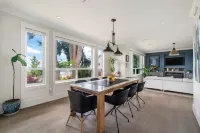 Haven Executive Villa in Great Vancouver - ที่มีฟิตเนส