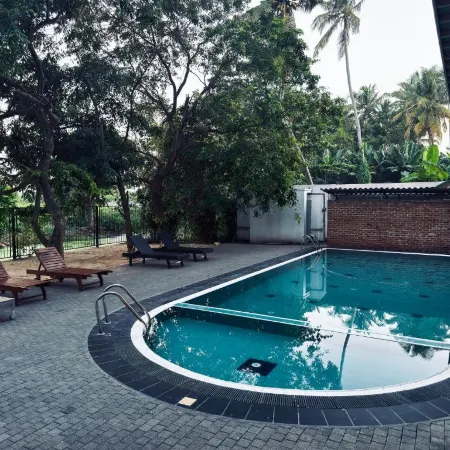 LeisureO Hotel and Spa Negombo