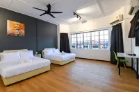 Warm House Alor Akar Linked House 6BR 15pax