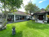 Ananda Villa Yeh Gangga by The Lavana (4 Bedroom Villa with Private Pool) Hotel dekat CV. Keramik Pejaten