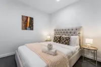 Modern 1b Apt Near Swinburne University Hotels near The University of Melbourne