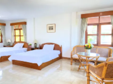 Golden Cupids Hotel Hotels near Mae Jo University