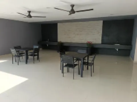 Trellis Residences (5 min to RTS and CIQ)