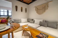 Sarang apartments by EVDEkimi - Cosy Ubud hideaway with large pool