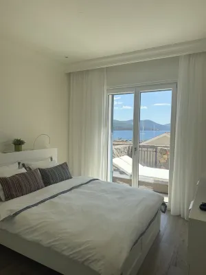 One Bedroom Sea View Apartment - Lustica Marina Hotels in 