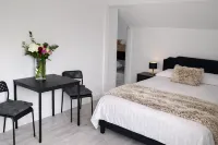 Medway View Luxe House in Maidstone City Centre with Parking