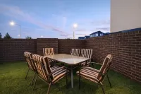 Fitzgerald Focus - Your 1BR Urban Oasis