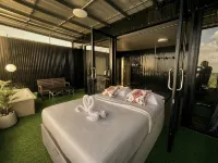 Holiday Phutubberk - 2-Star