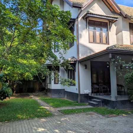 Cozy Private Upstairs Suite｜10 Min Airport｜Balcony