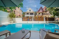 Westkey Patong Hotel - piscina