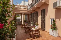 Antonio's Hostal Hotels near Soca Restaurant & Bar