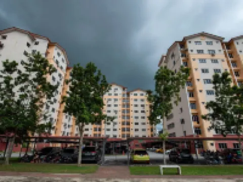 Bangi #Muji Family Suite #Netflix 8pax Near UKM Hotels in Bangi