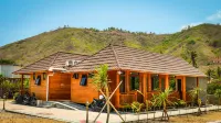 Mandalika Queen Hostel - Hostels