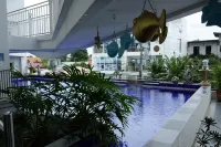 Modern 1-Bedroom Apartment, Gym & Pool Access - 屋上プール