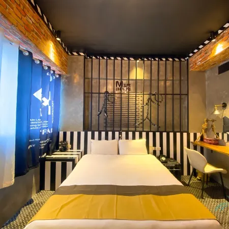 Hexing Hotel