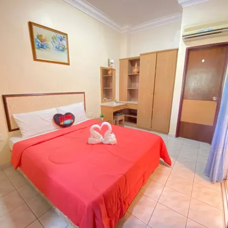 Teluk Batik Holiday Apartment