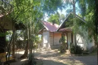 OYO 93766 Bunga Homestay Near Taman Lembah Hotels in Lombok