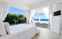 Waterfront villa in Cap d'Antibes