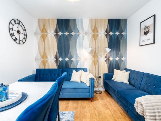 2 Bedroom 1 Bathroom with 4 Beds and Parking