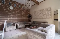 Hotel Tobana Pejaten House By ARBA - Bathtub