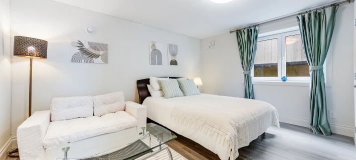 Calm Private Contemporary 1BR Unit | Free Parking | Burnaby Hotels in Burnaby
