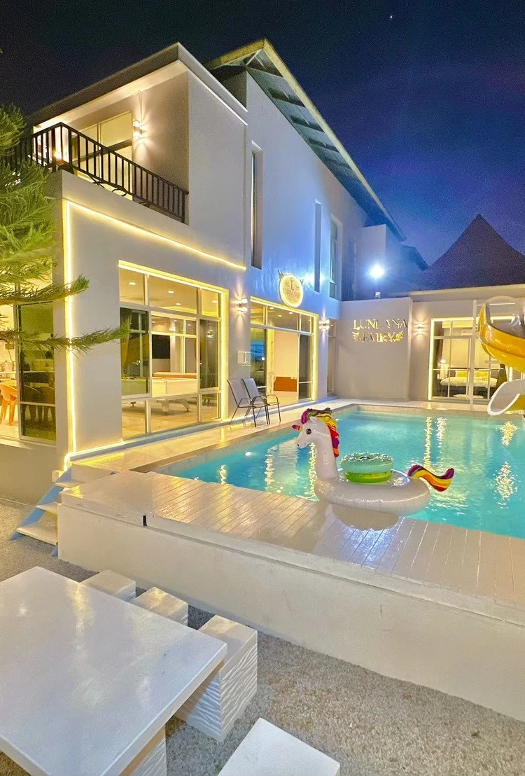 รูปภาพของแฟรี่โคฟ พูลวิลล่าใกล้ชายหาด 4 ห้องนอน 12-16 ท่าน
