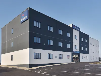 Travelodge Camborne Redruth Lovegoods 주변 호텔
