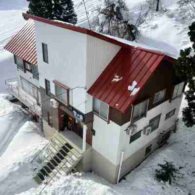 湯沢雪の宿 YUZAWA Snow Inn-Ski IN Ski OUT Hotel Exterior