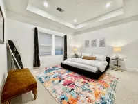 Quiet stylish home close to downtown and airport