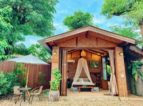 Termcheewa BarcafeGuesthouse