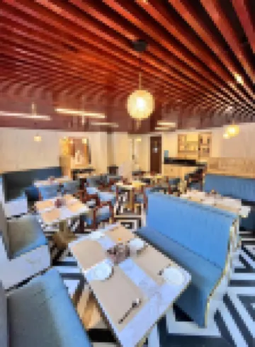 รูทส์ แอนด์ พีคส์